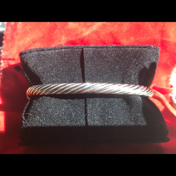 David Yurman style cable and cabachon bracelet. - Picture 3 of 4